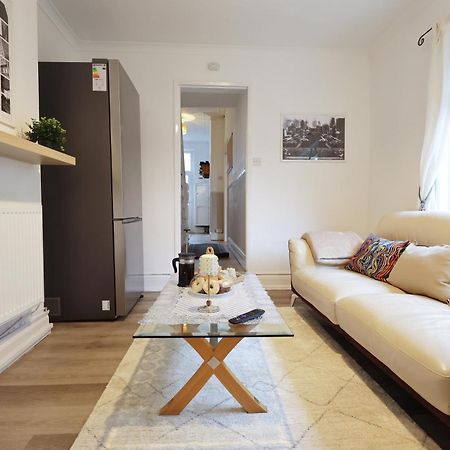Cardiff City Guesthouse, Central Rooms, Fast Wi-Fi, On-Street Parking Exterior foto