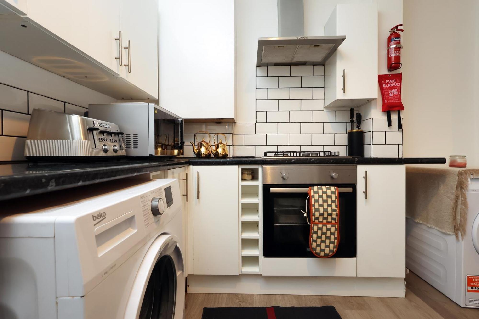 Cardiff City Guesthouse, Central Rooms, Fast Wi-Fi, On-Street Parking Exterior foto