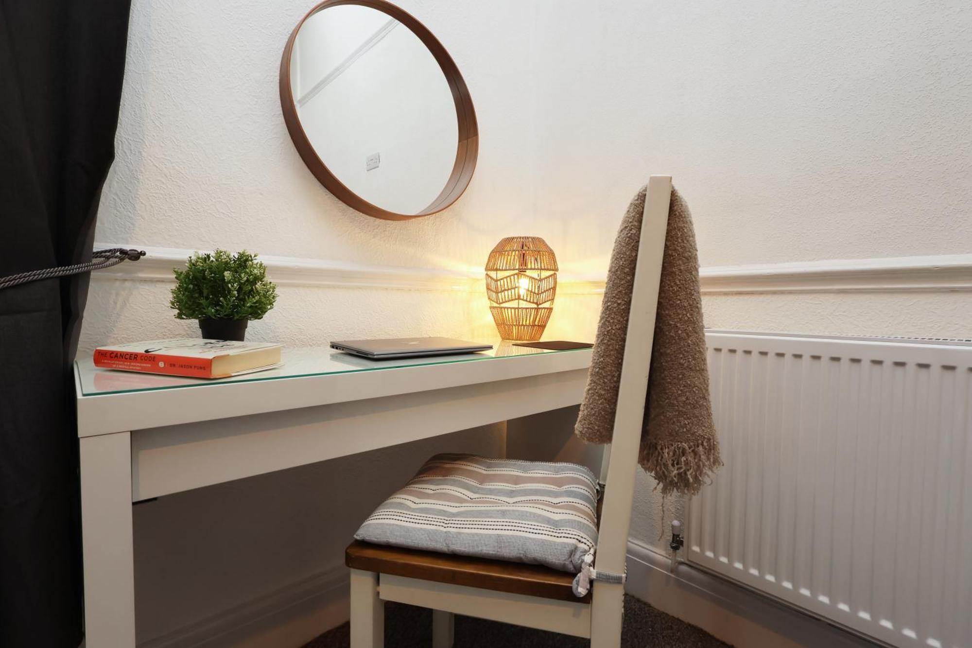 Cardiff City Guesthouse, Central Rooms, Fast Wi-Fi, On-Street Parking Exterior foto